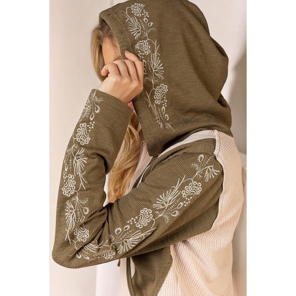 POL Olive & Cream Embroidered Waffle Knit Zip Up Hoodie - Picture 7 of 11